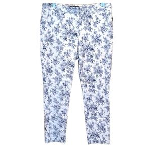 🔥4/$30 
Mario Serrani.  White with blue flowers pant size 10